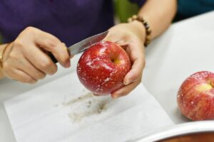 ワックスを使ってつむじを目立つようにスタイリングする方法は？